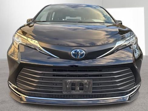 Certified 2022 Toyota Sienna XLE w/ XLE Plus Package image 14