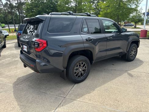 New 2026 Toyota 4Runner SR5 AWD/4WD image 7