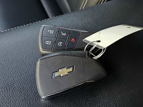 Used 2024 Chevrolet Blazer EV LT AWD/4WD image 24
