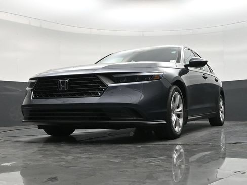 Used 2025 Honda Accord LX image 26