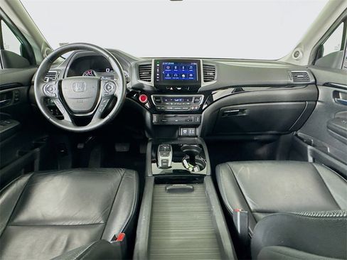 Used 2016 Honda Pilot Touring image 30