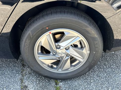 New 2026 Hyundai Elantra SE FWD image 20