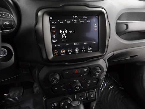 Certified 2023 Jeep Renegade Latitude image 30
