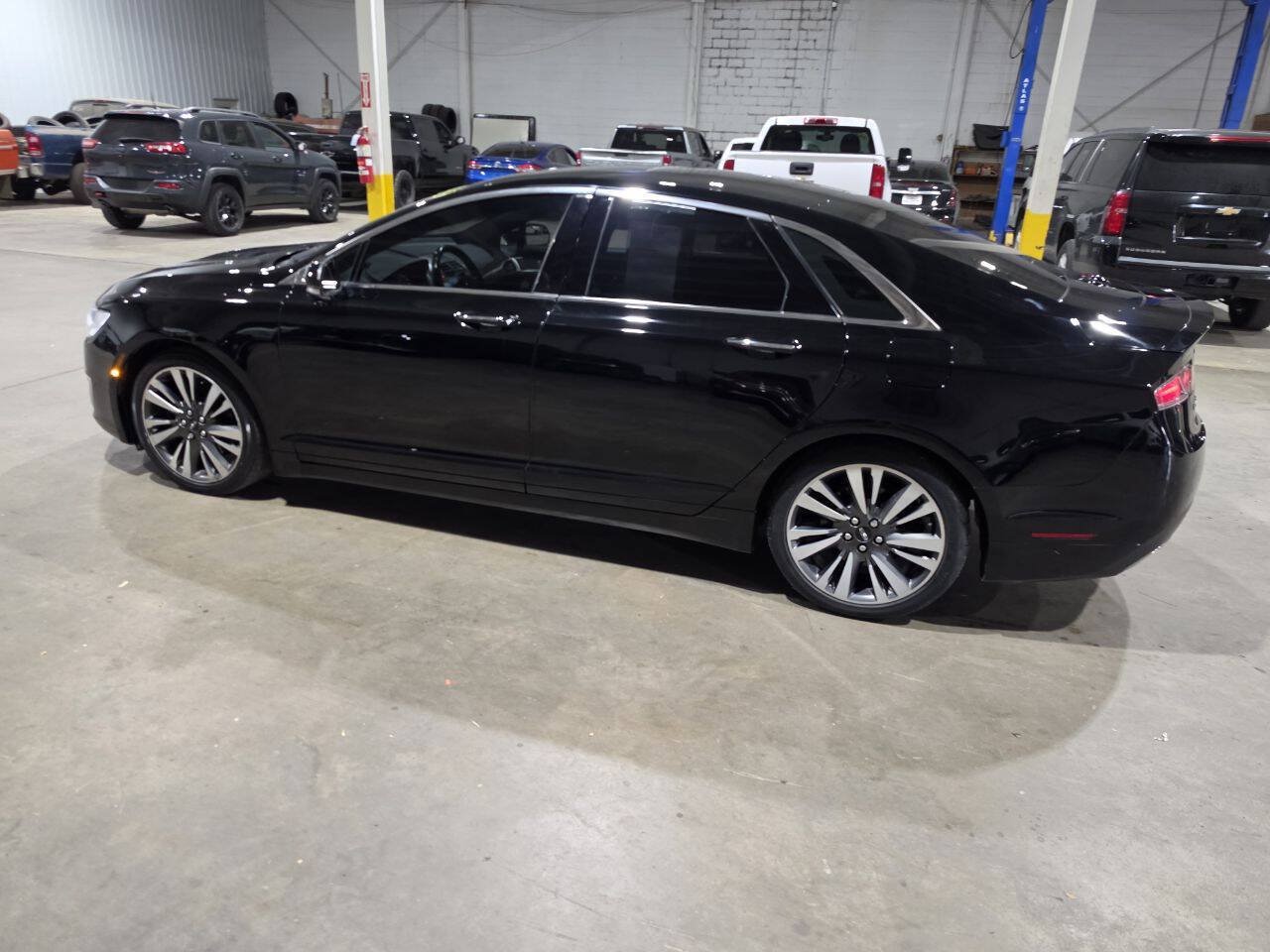 Used 2017 Lincoln MKZ Reserve w/ Climate Package FWD image 6