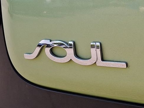 Used 2016 Kia Soul + w/ Audio Package FWD image 30