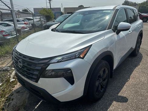 Certified 2026 Nissan Rogue SV FWD image 1