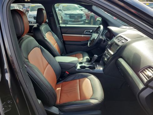 Certified 2019 Ford Explorer XLT w/ Equipment Group 202A image 31