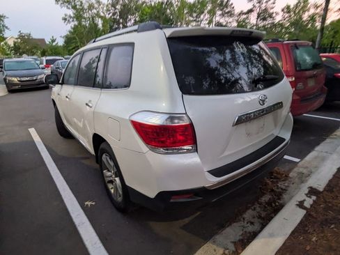 Used 2011 Toyota Highlander Limited w/ Tow Pkg image 5