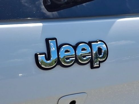 Used 2016 Jeep Cherokee Limited AWD/4WD image 31