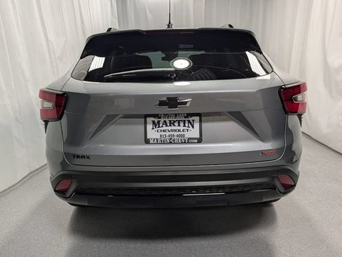 New 2026 Chevrolet Trax RS w/ Sunroof Package FWD image 4