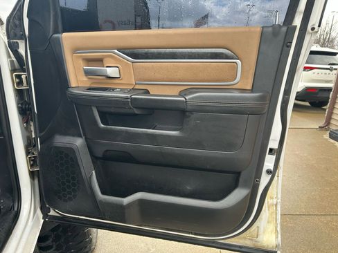 Used 2019 RAM 3500 Big Horn image 19