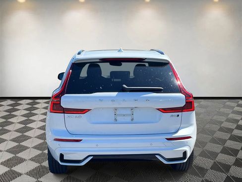 New 2026 Volvo XC60 B5 Plus w/ Climate Package image 4