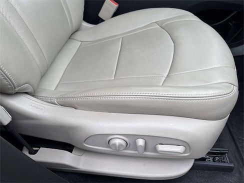 Used 2020 Buick Enclave Essence w/ Sound and Sites Package image 16