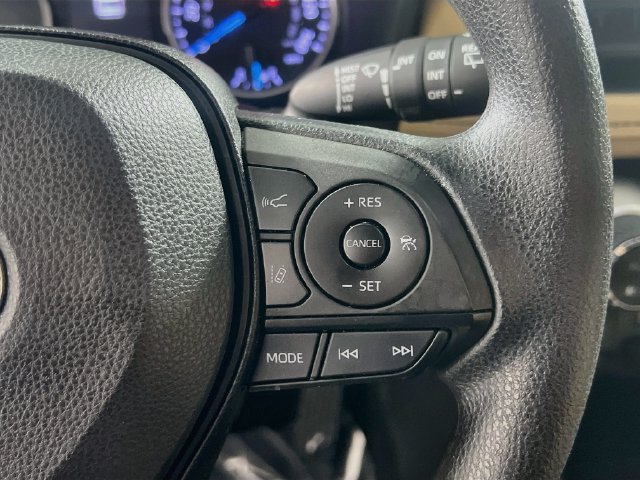 Used 2022 Toyota RAV4 XLE AWD/4WD image 18