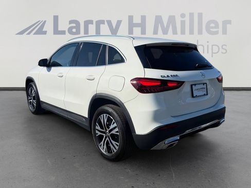Used 2025 Mercedes-Benz GLA 250 4MATIC image 3