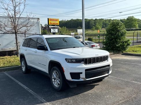 Used 2022 Jeep Grand Cherokee L Laredo w/ Luxury Tech Group I AWD/4WD image 2