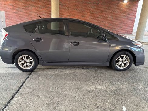 Used 2011 Toyota Prius Two FWD image 2