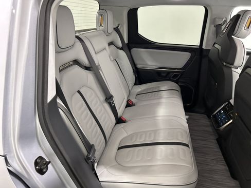 Used 2023 Rivian R1T Adventure AWD/4WD image 22