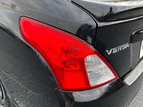 Used 2017 Nissan Versa S Plus image 21