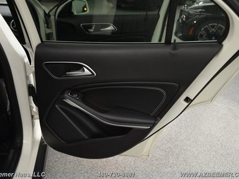 Used 2018 Mercedes-Benz GLA 250 4MATIC w/ Premium Package image 39