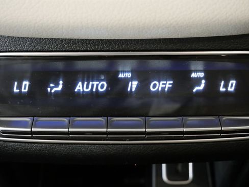 Used 2022 Mercedes-Benz GLS 450 4MATIC image 29