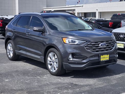 Used 2020 Ford Edge Titanium image 3