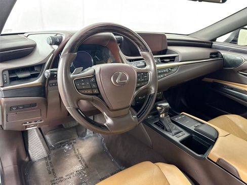 Used 2020 Lexus ES 350 Ultra Luxury w/ Accessory Package 2 FWD image 4