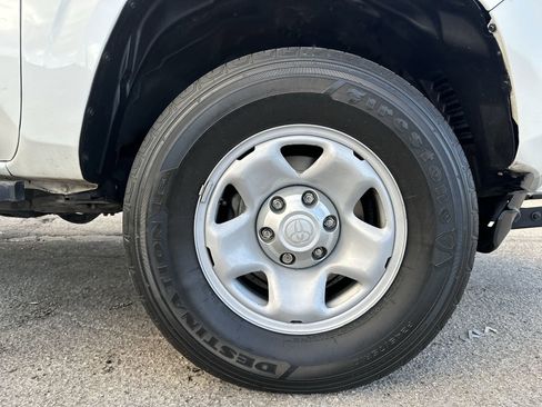 Used 2021 Toyota Tacoma SR w/ SR Convenience Package image 18