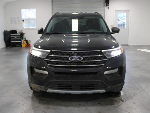 Used 2023 Ford Explorer XLT w/ Equipment Group 202A image 3