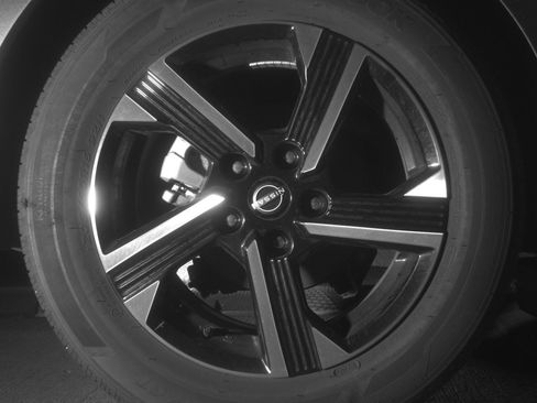 Used 2025 Nissan Sentra SV FWD image 15