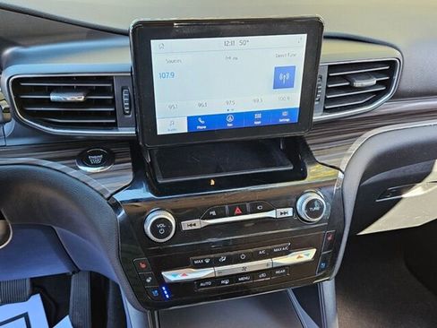 Used 2023 Ford Explorer Limited w/ Equipment Group 301A image 19