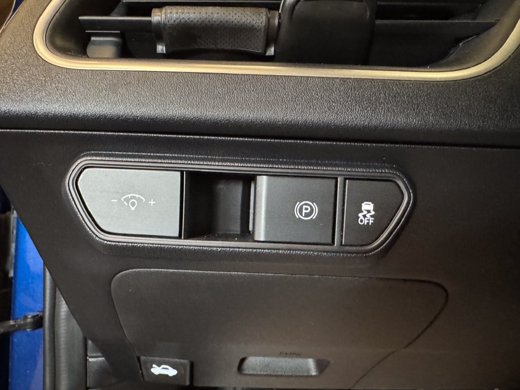 Used 2025 Kia K4 FWD image 17
