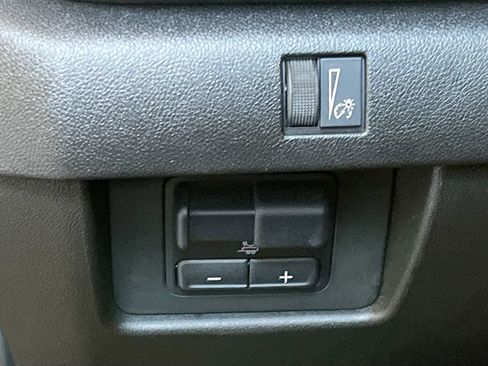 Used 2025 Chevrolet Colorado Trail Boss AWD/4WD image 10