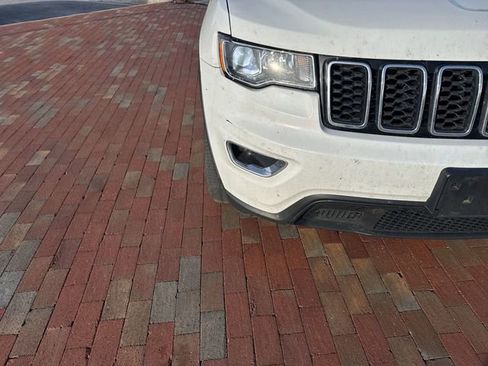 Used 2022 Jeep Grand Cherokee Laredo E RWD image 21