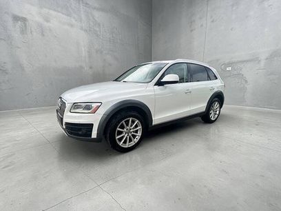 Used 2017 Audi Q5 2.0T Premium Plus w/ Technology Package