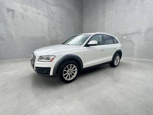 Used 2017 Audi Q5 2.0T Premium Plus w/ Technology Package AWD/4WD image 1