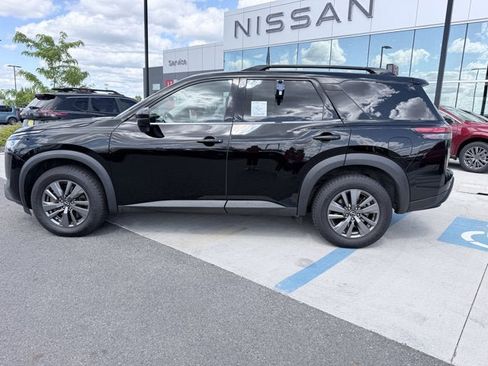 Certified 2022 Nissan Pathfinder SV AWD/4WD image 2