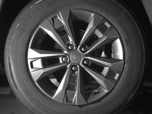 Used 2025 Chevrolet Equinox LT FWD image 15