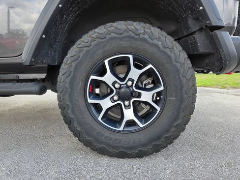 Used 2022 Jeep Wrangler Unlimited Rubicon AWD/4WD image 17