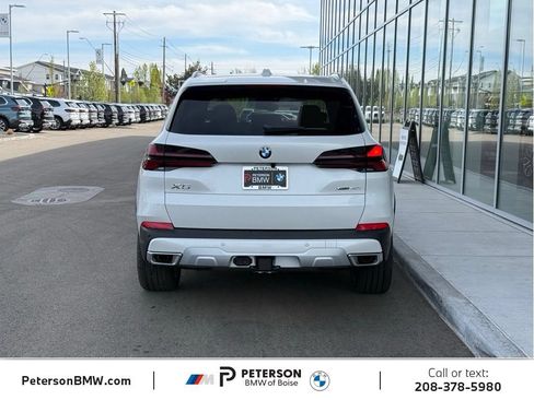New 2026 BMW X5 xDrive50e w/ Premium Package AWD/4WD image 4