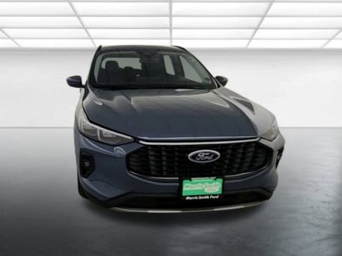 Used 2024 Ford Escape Platinum w/ Premium Technology Package image 2