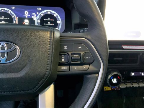 Used 2025 Toyota 4Runner Limited AWD/4WD image 24