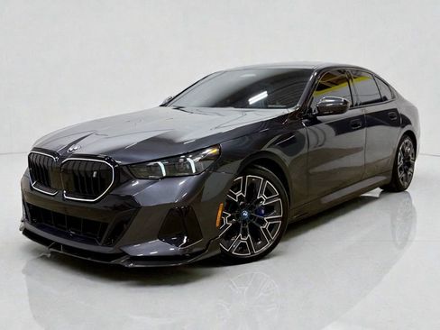 Used 2025 BMW i5 xDrive40 w/ M Sport Package image 4