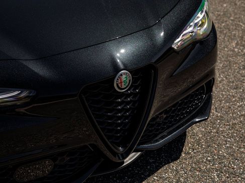 New 2025 Alfa Romeo Giulia w/ Driving Assist Package image 12