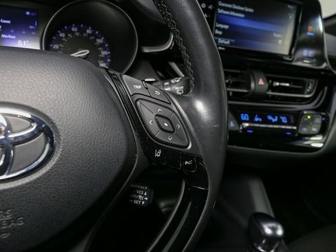 Used 2018 Toyota C-HR XLE image 27