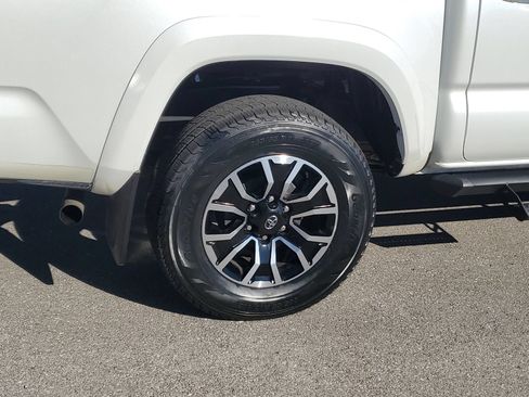 Certified 2023 Toyota Tacoma TRD Sport AWD/4WD image 5
