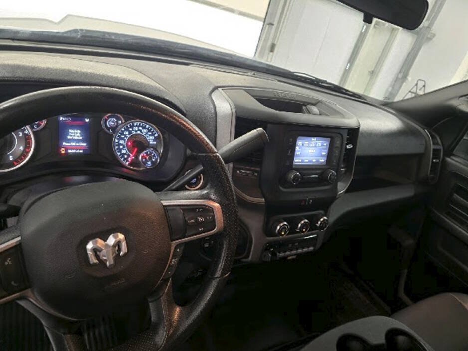Used 2024 RAM 2500 Tradesman w/ Chrome Appearance Group AWD/4WD image 16