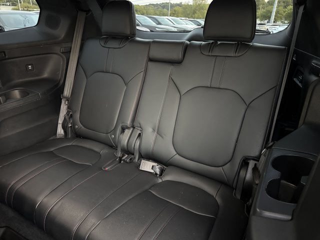 Used 2025 Honda Pilot Black Edition image 7
