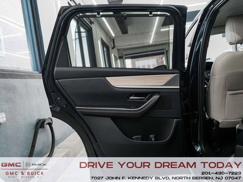 Used 2024 MAZDA CX-90 Plug-In Hybrid w/ Preferred image 13