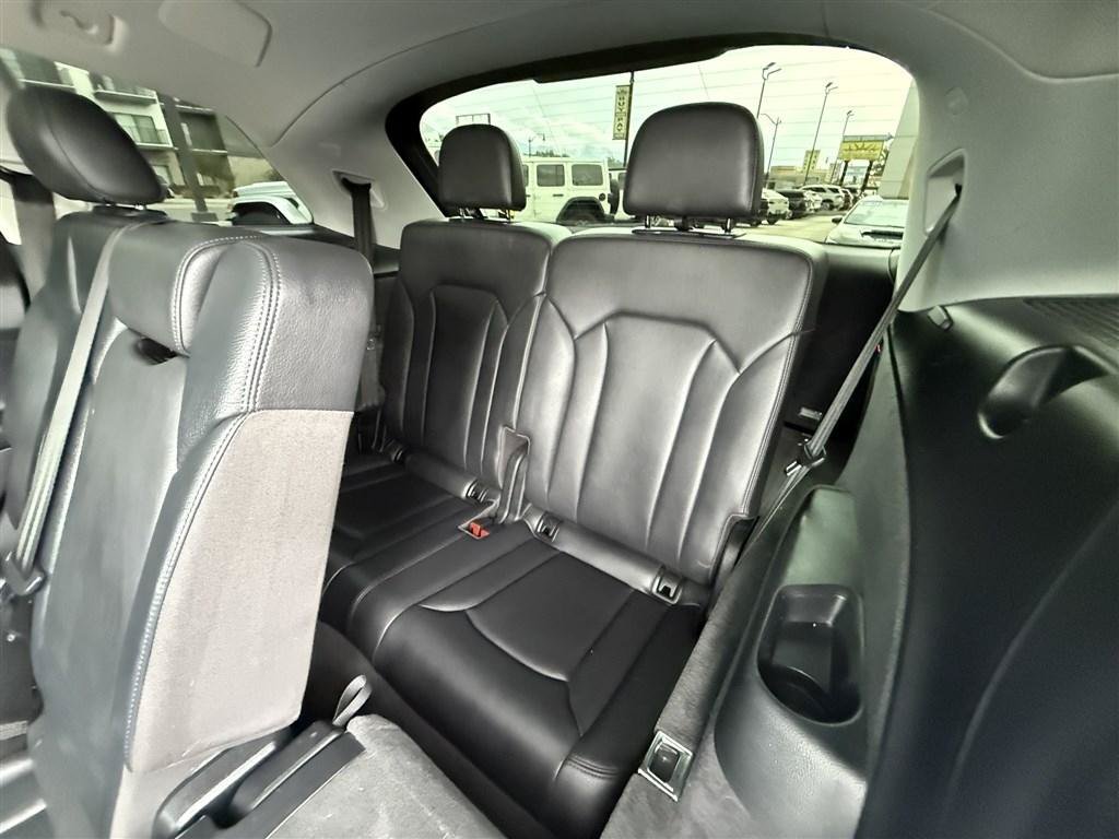 Used 2019 Audi Q7 3.0T Premium Plus w/ Premium Plus Package AWD/4WD image 24